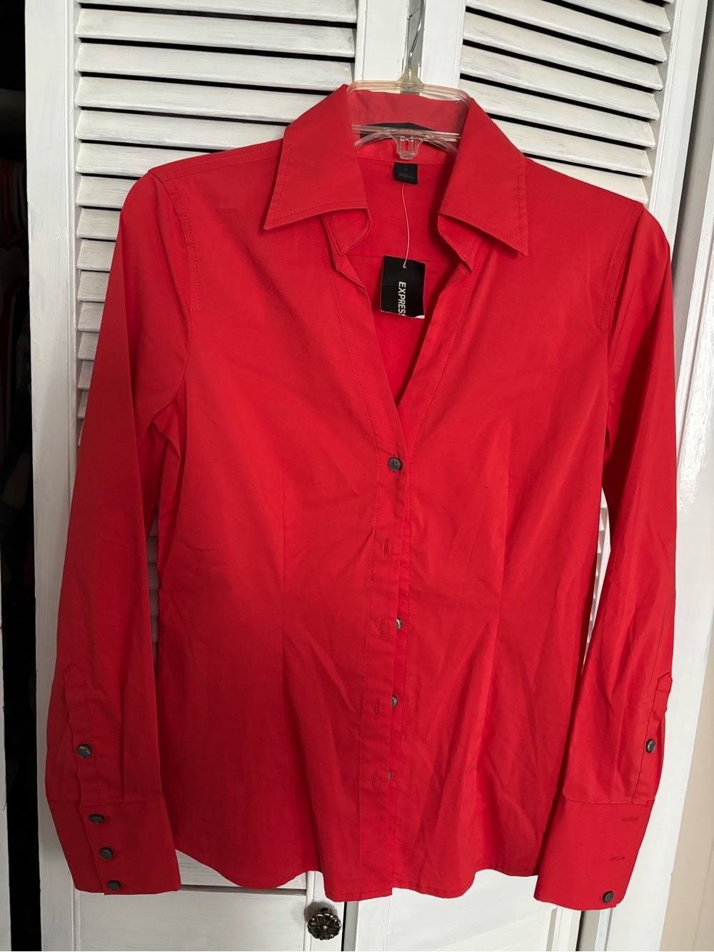 NWT Beautiful Express Design Studio
Coral Red Button Front Long-sleeve. - Picture 3 of 9